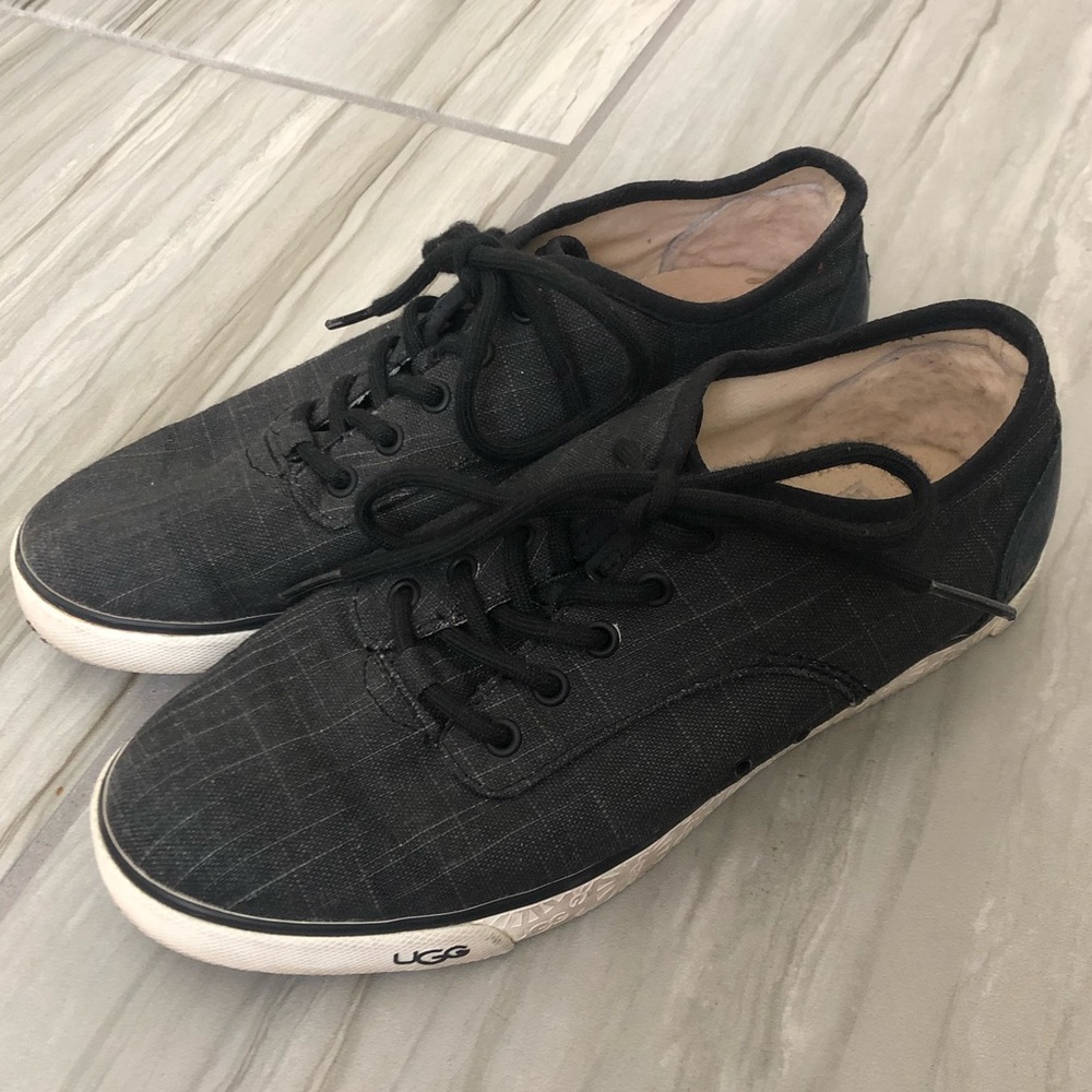 UGG Sneakers